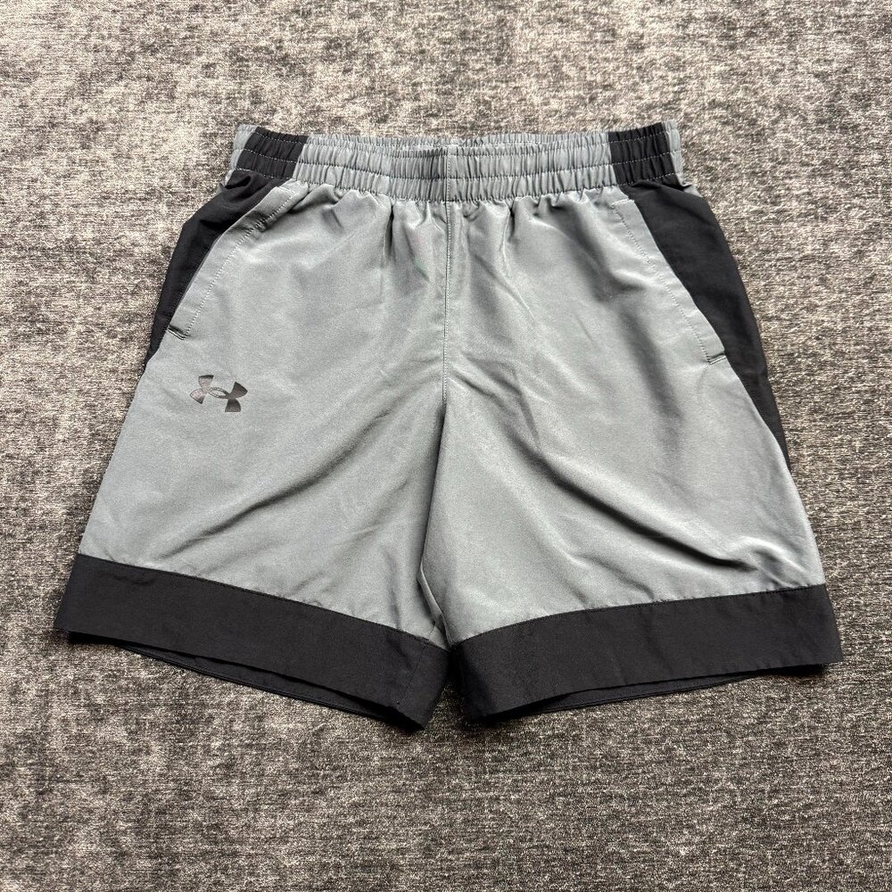 Under Armour Boys Youth Large Loose Fit Shorts Gray Black Style 1370669 Pockets